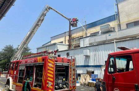  طبريا إندلاع حريق في مصنع للاقمشة